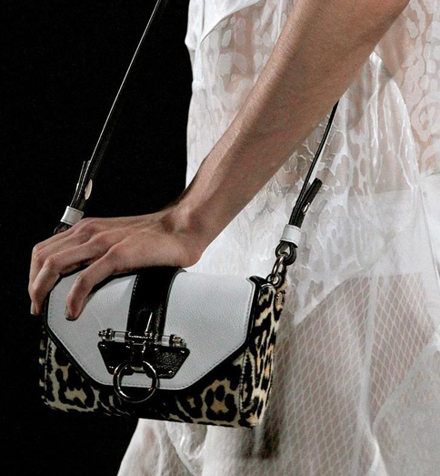 givenchy-obsedia-bag-catwalk-1