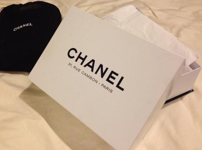 chanel-box-black-or-white