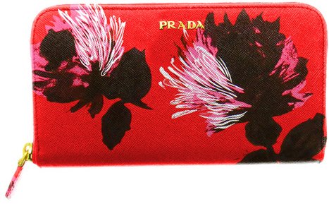 prada-saffiano-pochette-printemps-haussmann-chrismas-3