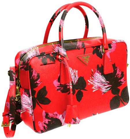 prada-saffiano-tote-printemps-haussmann-chrismas-1