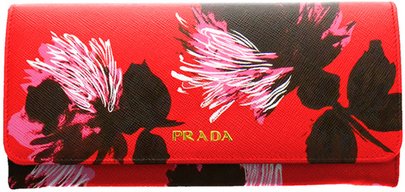 prada-saffiano-wallet-printemps-haussmann-chrismas-1