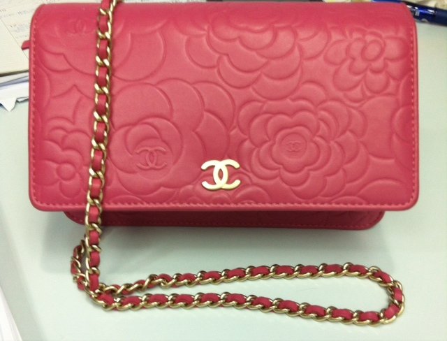 Chanel-WOC-Camellia-Fuchsia