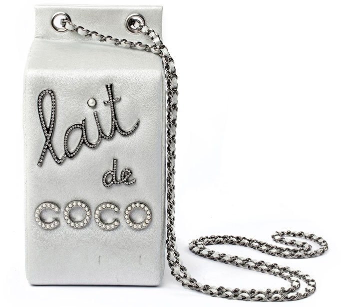 Chanel-Lait-de-coco-clutch