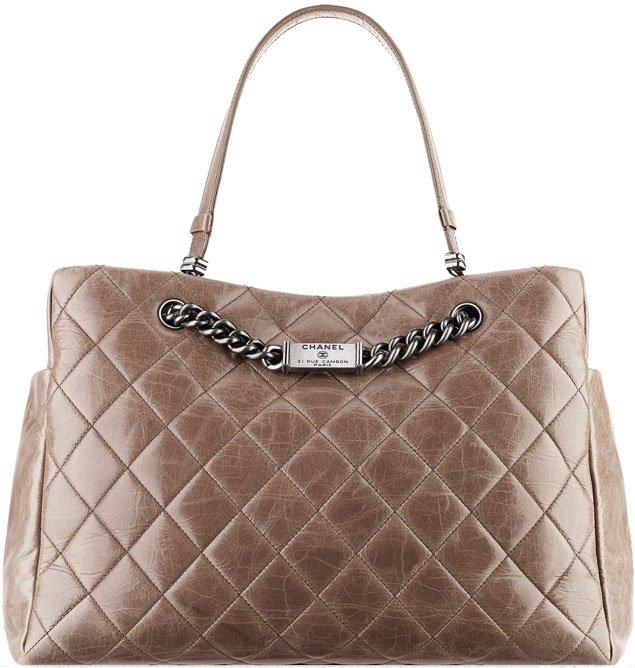 Chanel-orylag-shopping-tote-with-chain