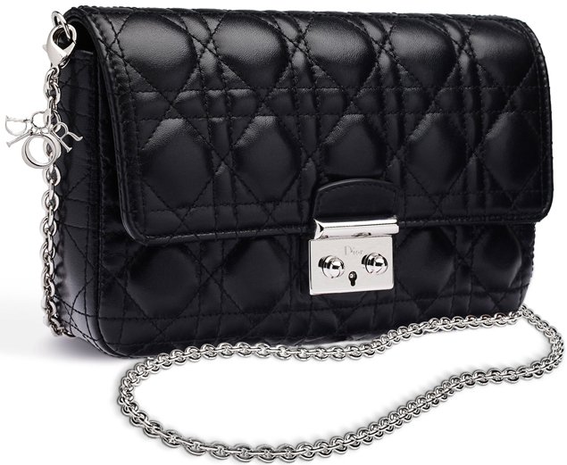 Miss-Dior-Promenade-Pouch-Black-Lambskin-2