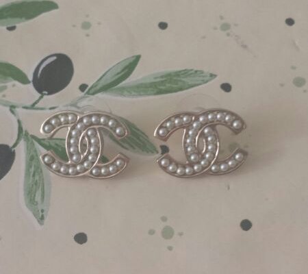 chanel-little-pearl-earrings-2