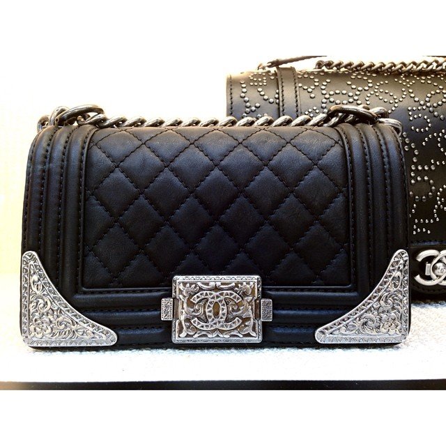 Chanel-Boy-Flap-Bag-with-Metal-Edges-black-2