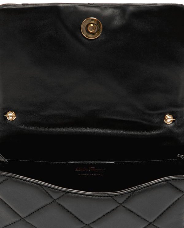 Salvatore-Ferragamo-Quilted-Shoulder-Bag-Interior