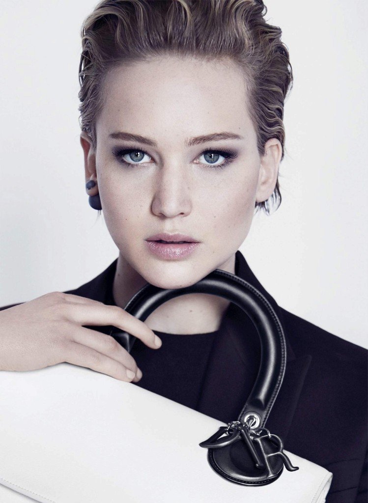 Jennifer-Lawrence-Be-Dior-Flap-Bag-5