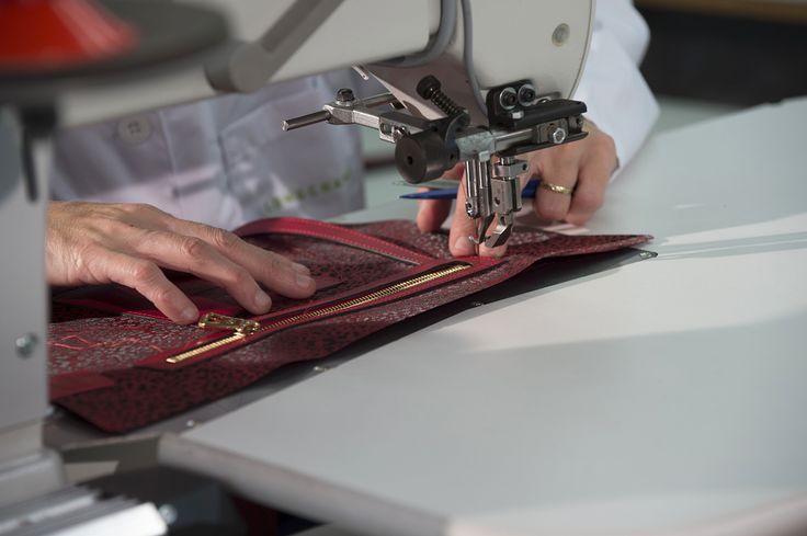 Making-of-longchamp-le-pliage-heritage-tote-step-14