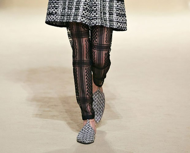 Chanel-Glitter-Tweed-Slippers-5