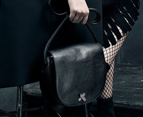 Alexander-Wang-Fall-Winter-2015-Bag-Ad-Campaign-8