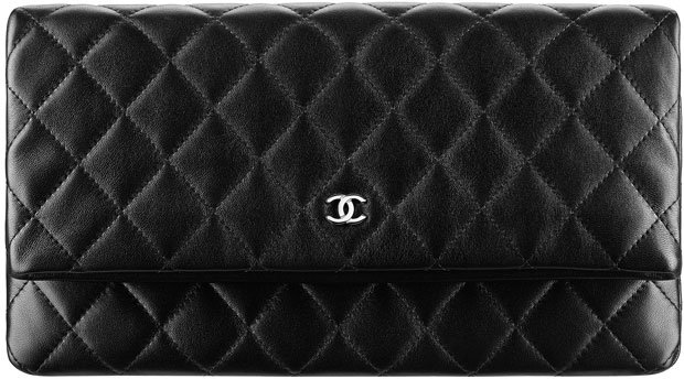 Chanel-Beauty-CC-Clutch-2