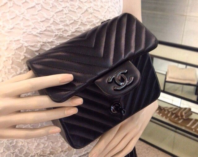 Chanel-Mini-Chevron-Classic-Flap-Bag