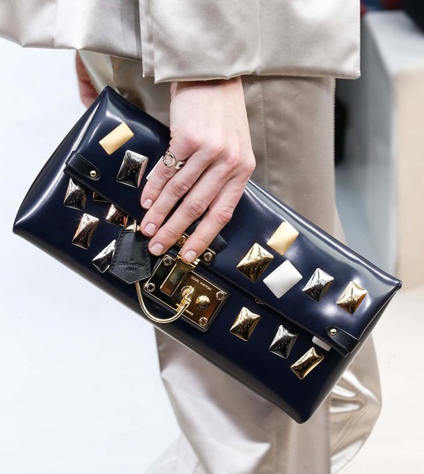 Louis-Vuitton-Fall-Winter-2015-Runway-Bag-Collection-30