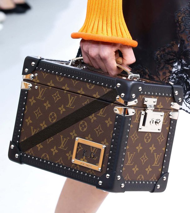 Louis-Vuitton-Fall-Winter-2015-Runway-Bag-Collection-32