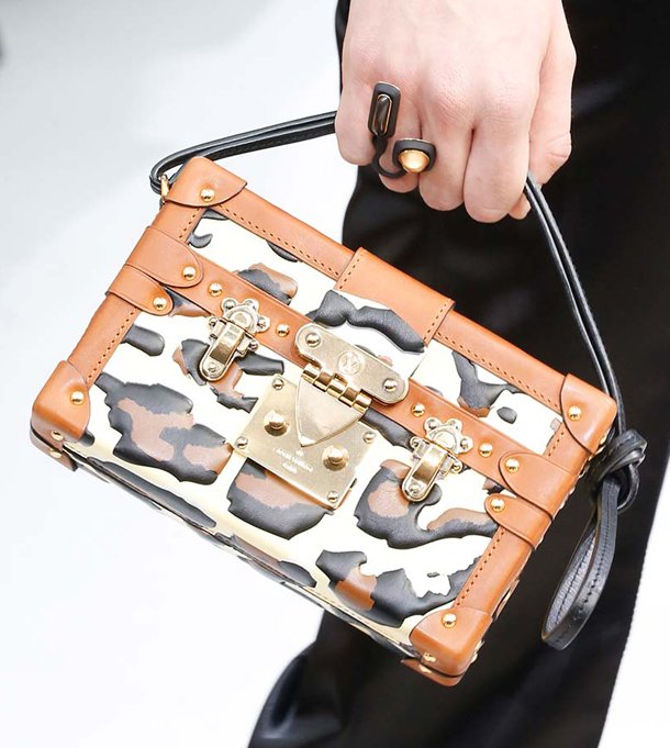 Louis-Vuitton-Fall-Winter-2015-Runway-Bag-Collection-34