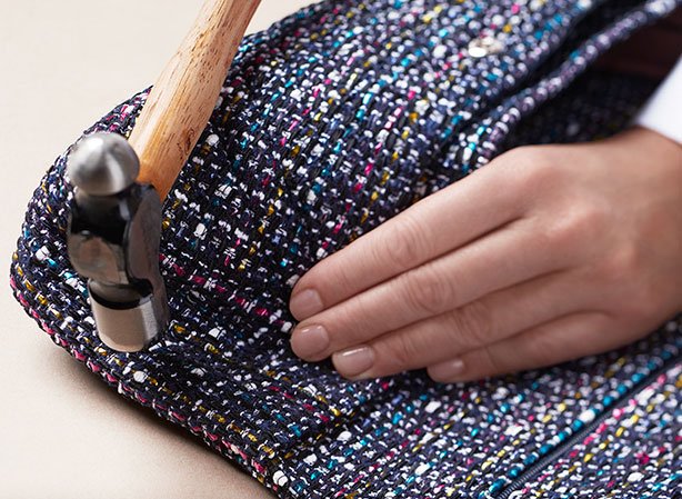 chanel-making-of-the-classic-tweed-flap-bag-3