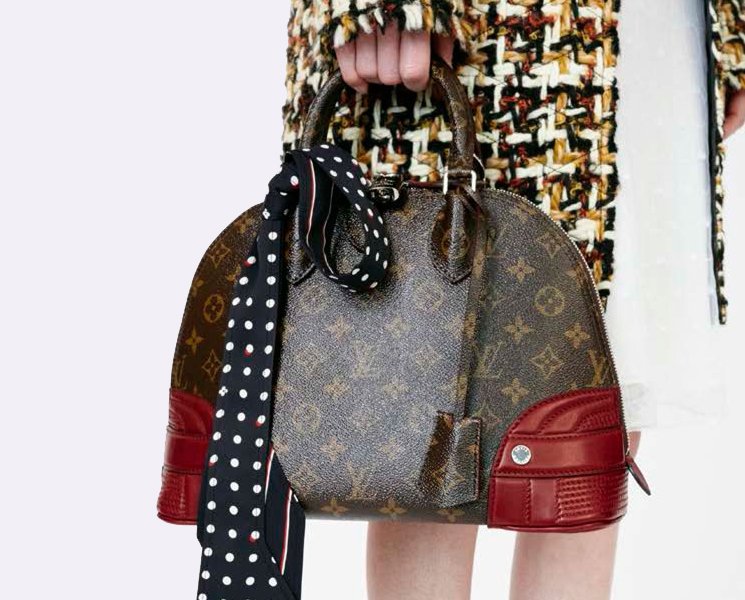 Louis-Vuitton-Fifteen-Girls-Descending-A-Staircase-Bag-Collection-4