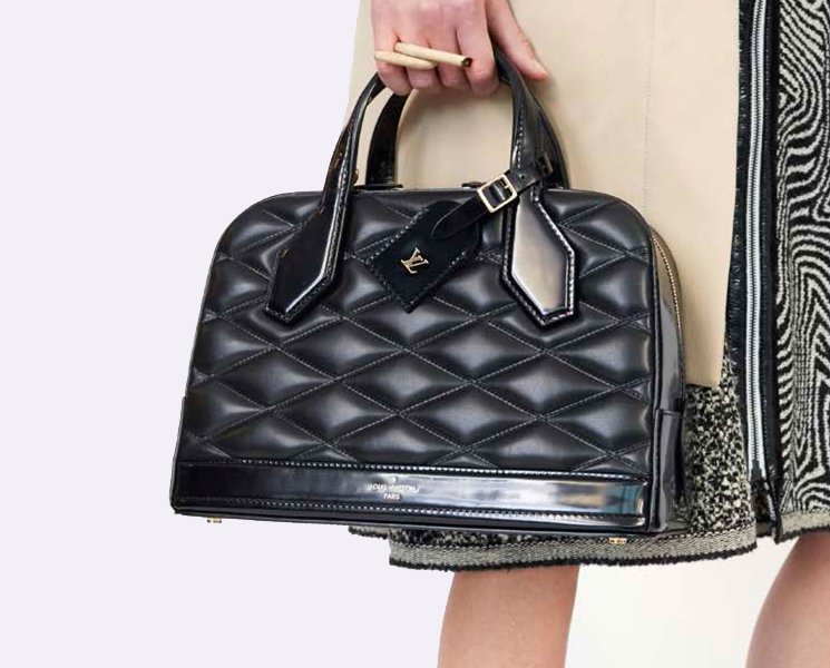 Louis-Vuitton-Fifteen-Girls-Descending-A-Staircase-Bag-Collection-6