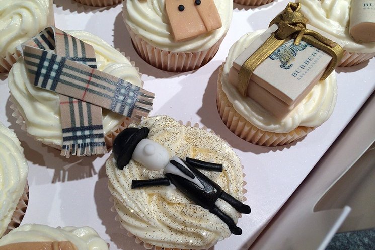 Eat-Me-Maybe-Fashion-Cakes