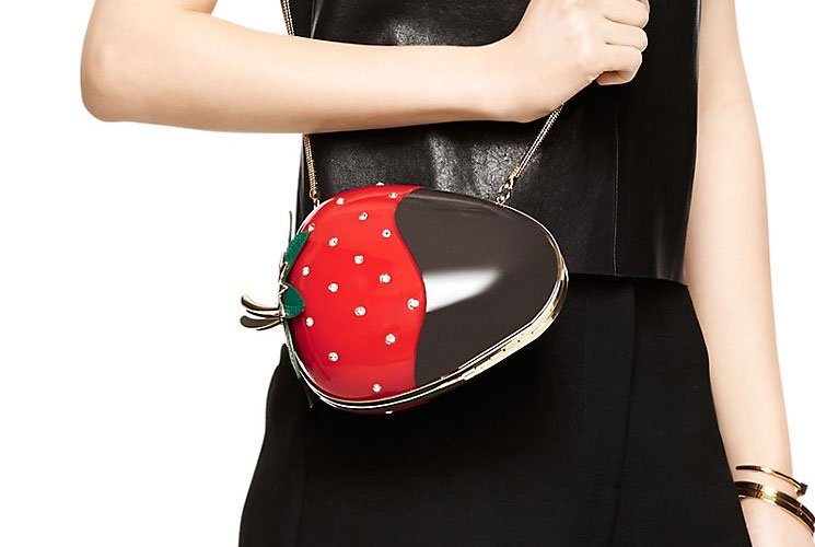 Kate-Spade-creme-de-la-creme-dipped-strawberry-clutch-3