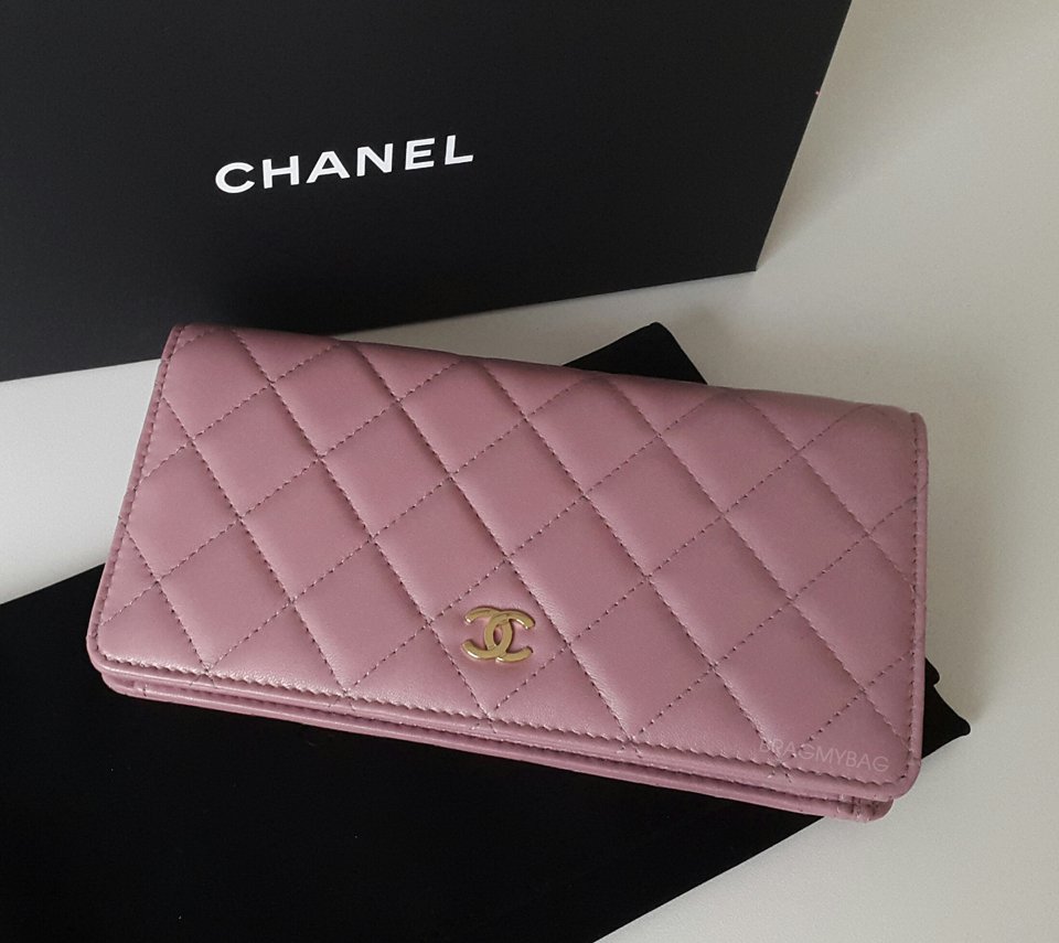 Shopping-with-Emmy-Chanel-Pink-Rose-Gold-Bi-fold-Wallets-4