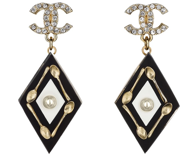 Chanel-Earrings-For-Fall-Winter-2015-Collection-Act-2