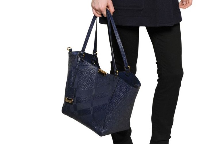 Burberry-Canterbury-Elephant-Embossed-Tote-Bag-13