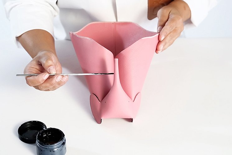 The-Making-Of-Loewe-Elephant-Mini-Shoulder-Bag-4