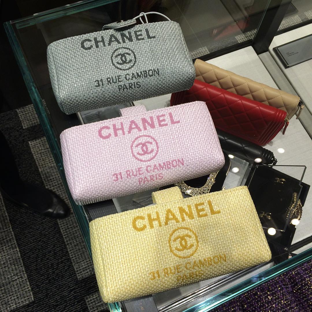 Chanel-Canvas-Clutch-Bag-2