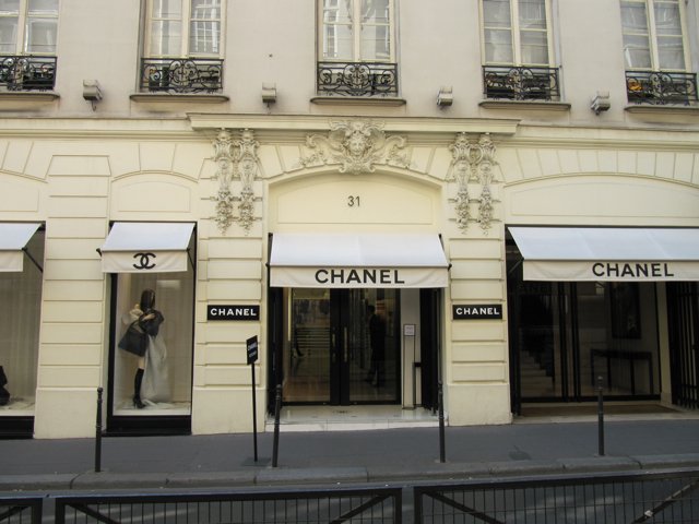 chanel boutique italy 2