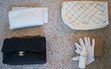 How to maintain clean Chanel bag thumb