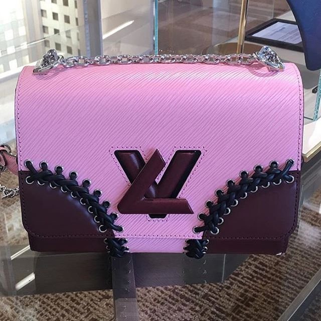 A-Closer-Look-Louis-Vuitton-Twist-Stitched-Epi-Shoulder-Bag