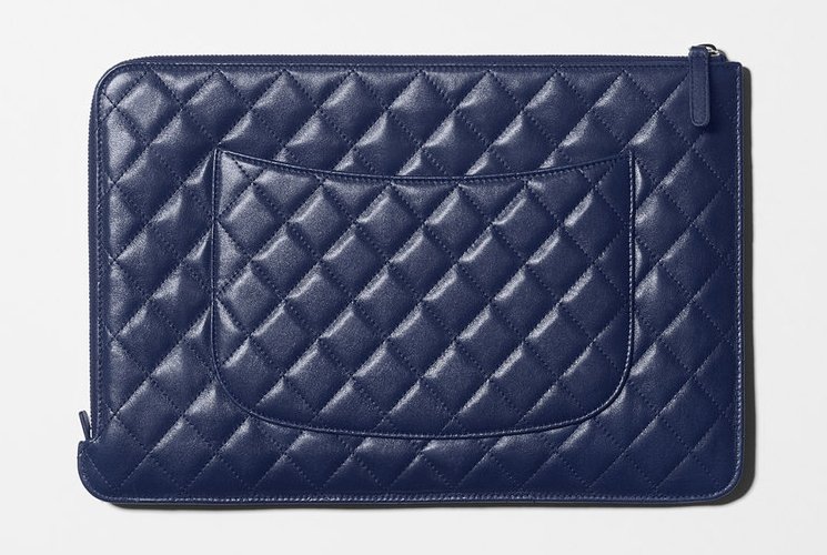 Chanel-Lambskin-Slide-Pouch-5