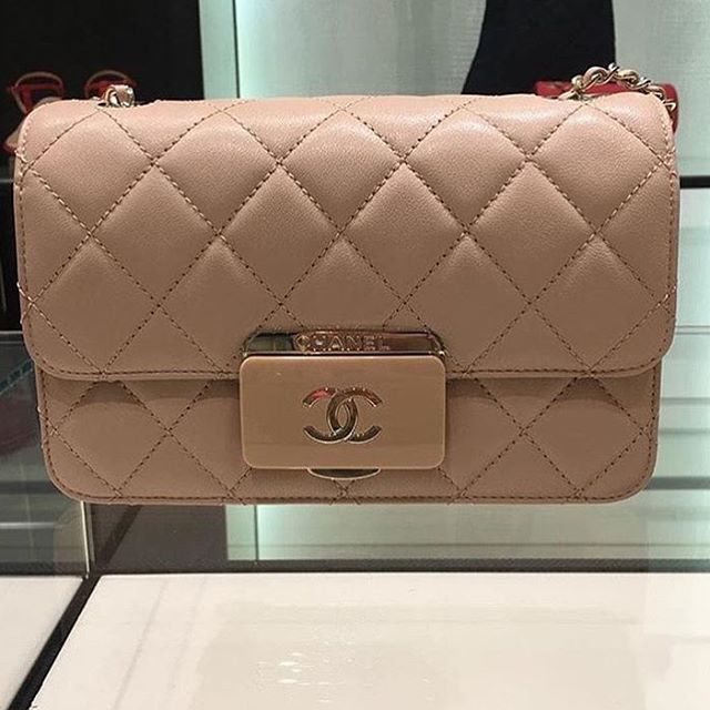 Chanel-Quilted-CC-Plate-Flap-Bag-2