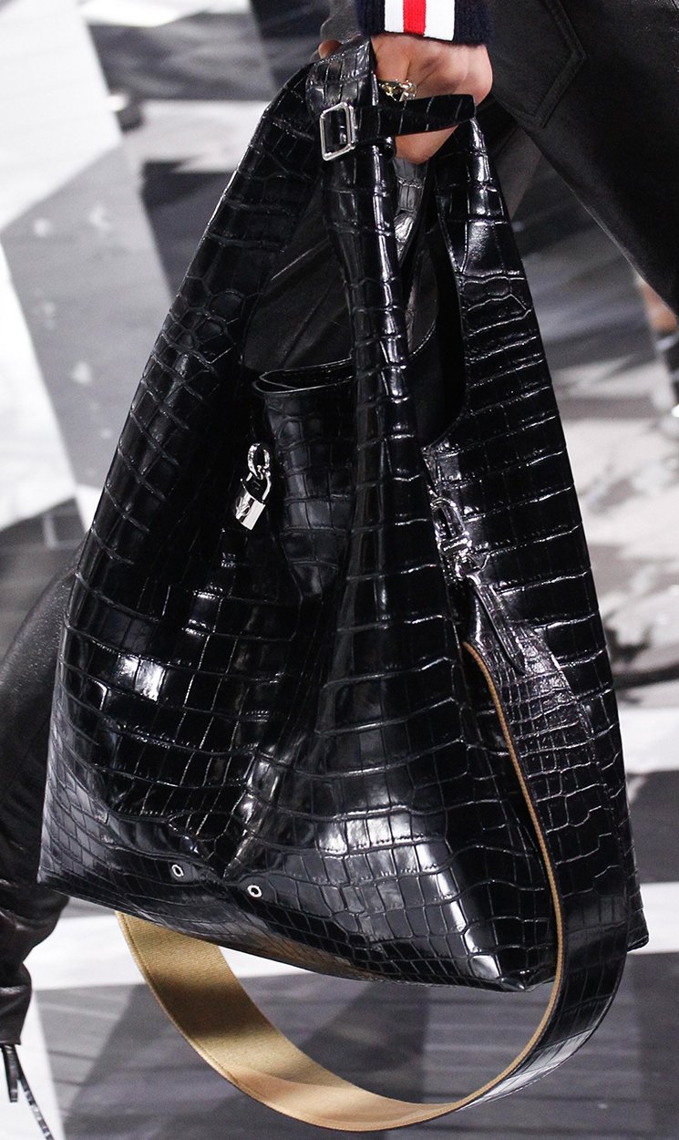 Louis-Vuitton-Fall-Winter-2016-Bag-Runway-Bag-Collection-12