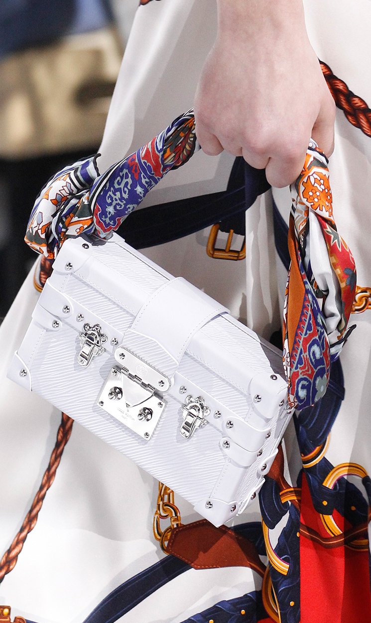 Louis-Vuitton-Fall-Winter-2016-Bag-Runway-Bag-Collection-3