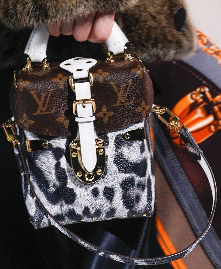 Louis-Vuitton-Fall-Winter-2016-Bag-Runway-Bag-Collection-36