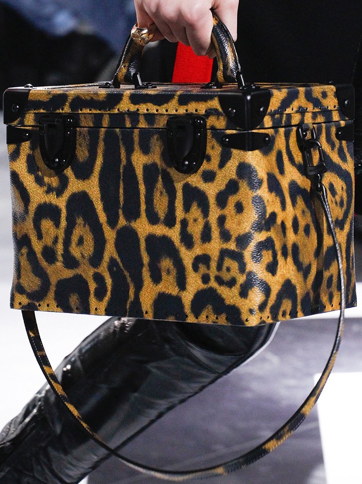 Louis-Vuitton-Fall-Winter-2016-Bag-Runway-Bag-Collection-37