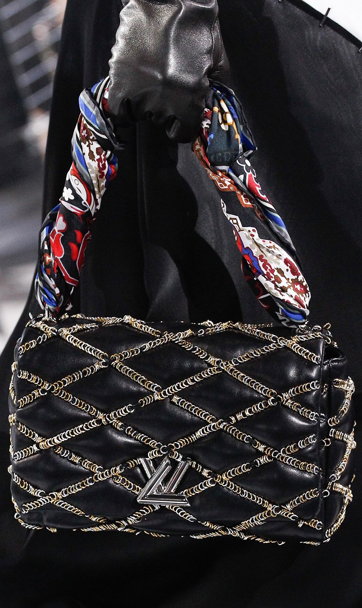 Louis-Vuitton-Fall-Winter-2016-Bag-Runway-Bag-Collection-7