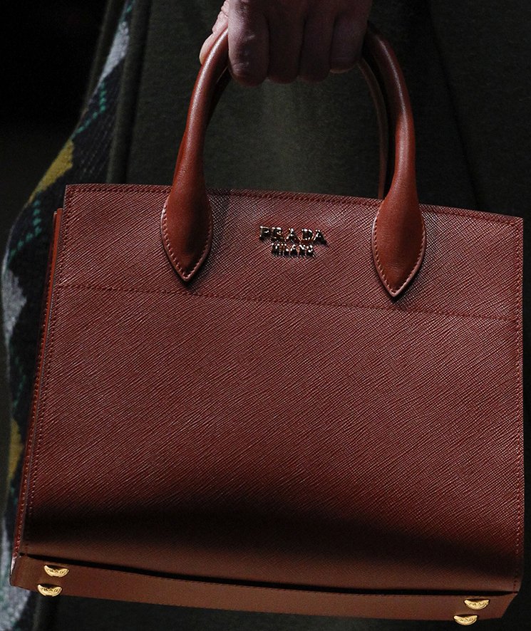 Prada-Fall-Winter-2016-Runway-Bag-Collection-11