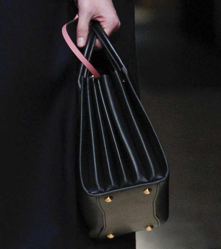 Prada-Fall-Winter-2016-Runway-Bag-Collection-4