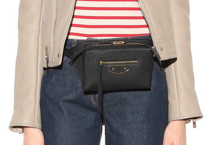 Balenciaga-Papier-Belt-Bag-4