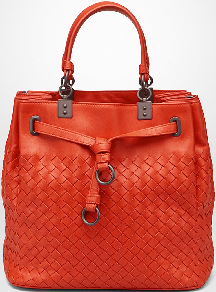 Bottega-Veneta-Intrecciato-Nappa-Bucket-Bag-4