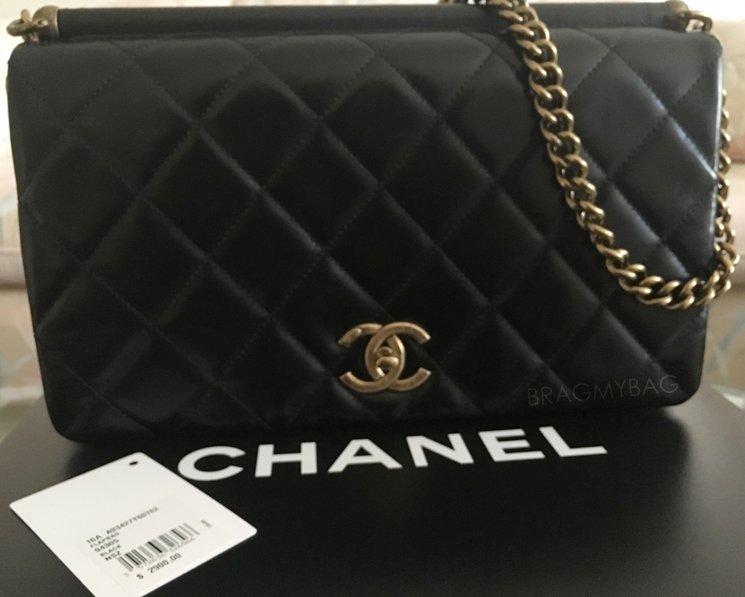 Chanel-Paris-in-Rome-New-Clutch-Bag-2