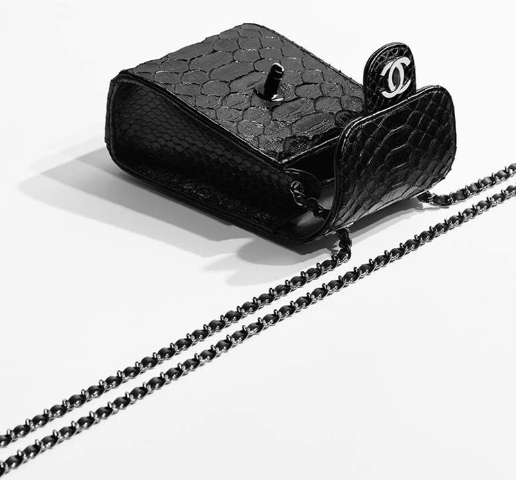 Chanel-Squared-Wallet-On-Chain-4