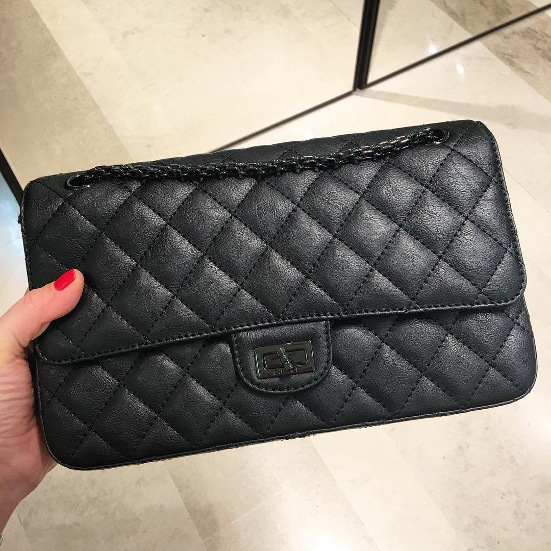 a-closer-look-chanel-so-black-reissue-2-55-bag