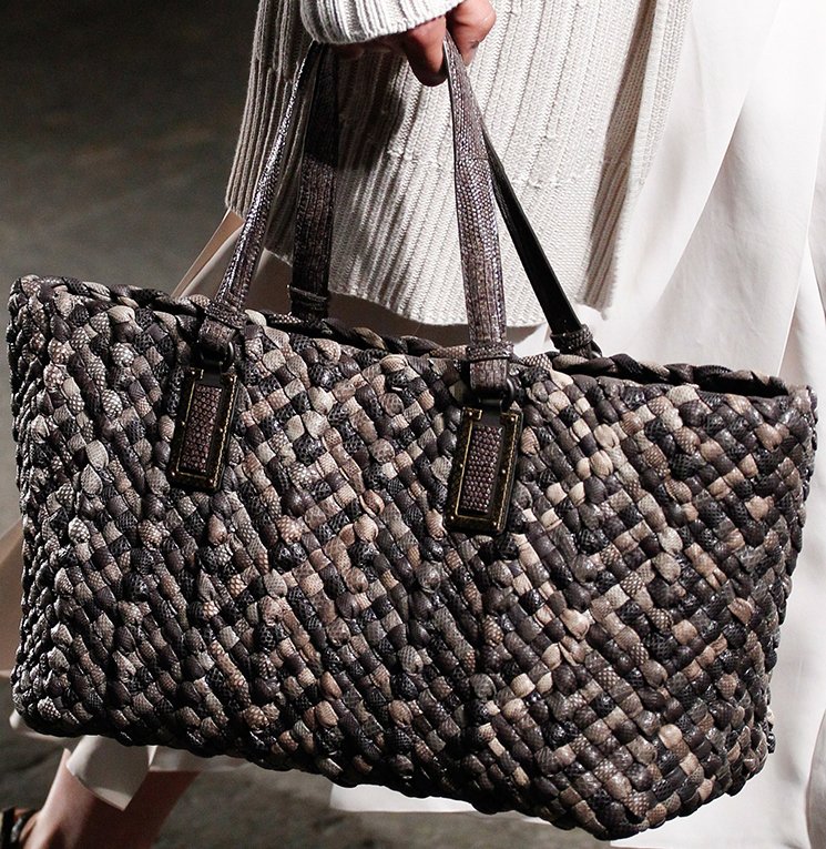 bottega-veneta-spring-summer-2017-runway-bag-collection-featuring-new-chic-bags-25