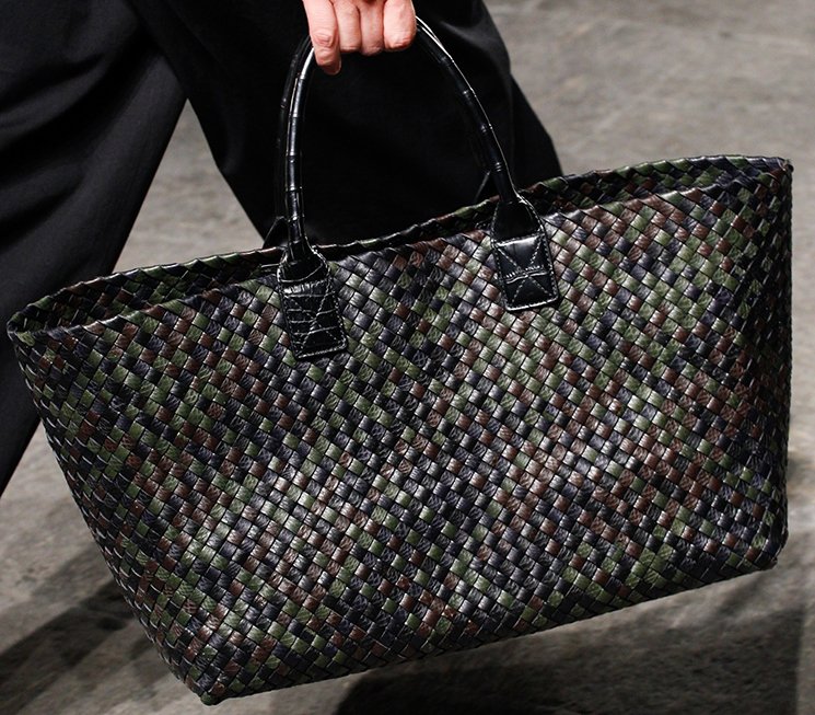 bottega-veneta-spring-summer-2017-runway-bag-collection-featuring-new-chic-bags-5